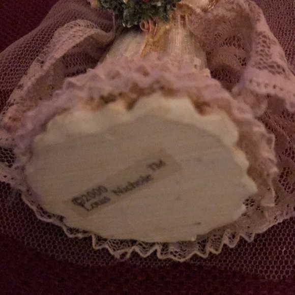 Vintage Ornament Collection Victorian Louis Nichole Bride with Bouquet - Picture 9 of 9